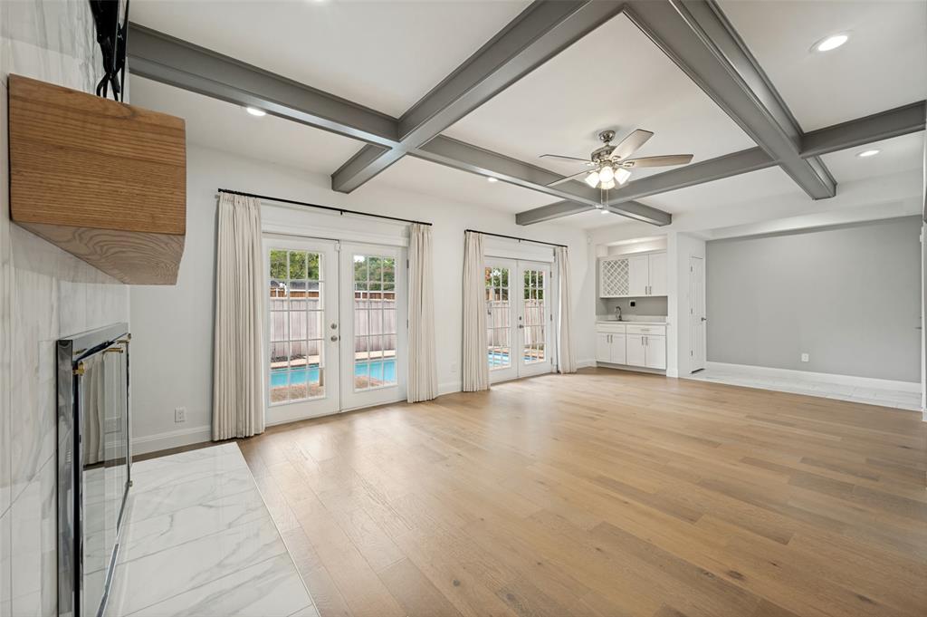 Silvertree Square - Residential