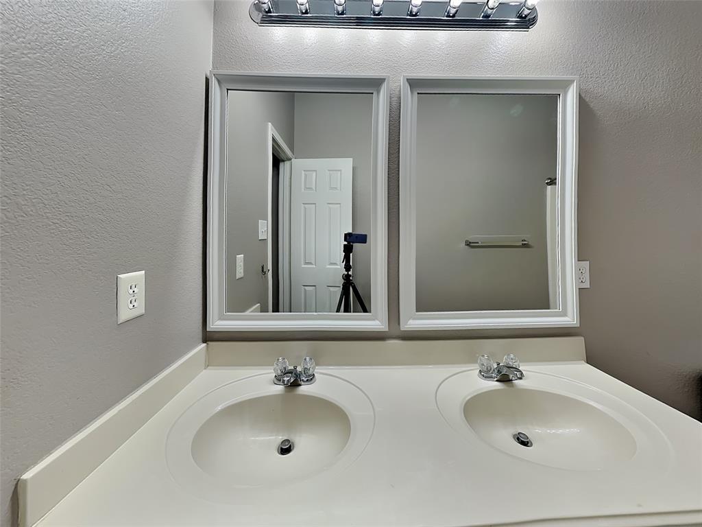 Trails Of Fossil Creek Ph I - Residential Lease
