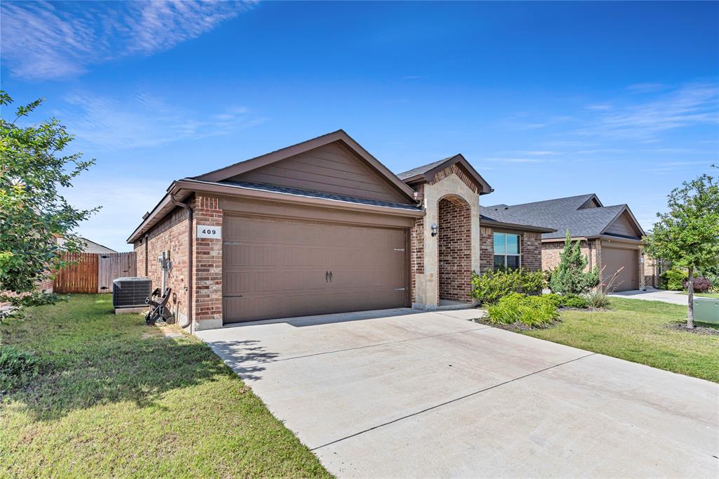 Ready and Eager SELLER!! Welcome to 409 Foxhunter Street in Fort Worth! This well-maintained 4-bedroom, 2-bath home offers a functional open-concept layout designed for comfortable everyday living. The spacious living area flows seamlessly into the kitchen and dining spaces, creating an inviting atmosphere for entertaining and gathering with family and friends. Step outside to enjoy the large backyard, providing plenty of room for outdoor activities, gardening, pets, or future customization. Whether you're hosting a weekend barbecue or simply enjoying a quiet evening outdoors, this backyard offers endless possibilities. Located in the desirable Watersbend community, residents enjoy access to neighborhood amenities including a community pool, playground, walking trails, and green spaces. Conveniently situated near major highways, shopping, dining, schools, and entertainment, this home offers easy access to everything Fort Worth has to offer.

Combining space, functionality, and community amenities, 409 Foxhunter Street is ready to welcome its next owner. Schedule your private showing today!