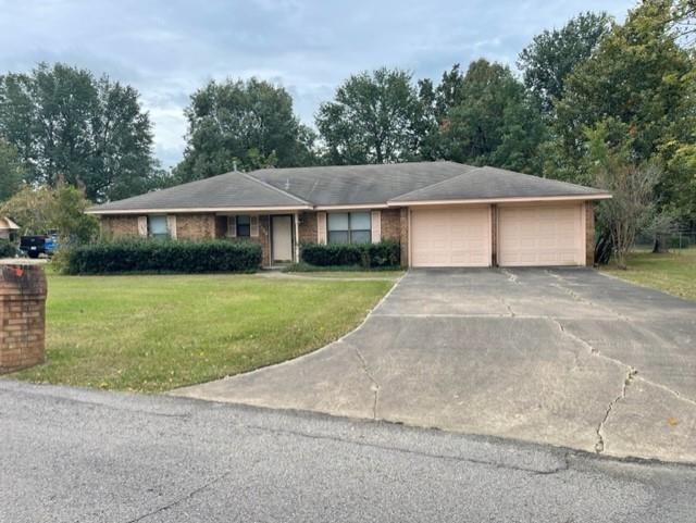 Country home for sale in Northeast Texas with a good size backyard and covered patio. Inside you have 2 generous bedrooms and 2 full baths. This home would make a great starter home or investment property. The home is needing some updates.