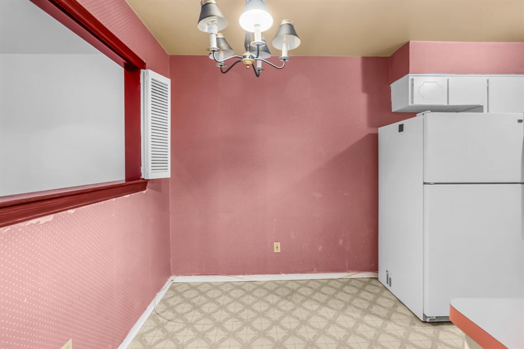 Ridglea Estate Condo - Residential