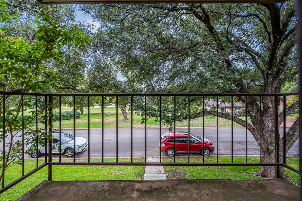 Ridglea Estate Condo - Residential