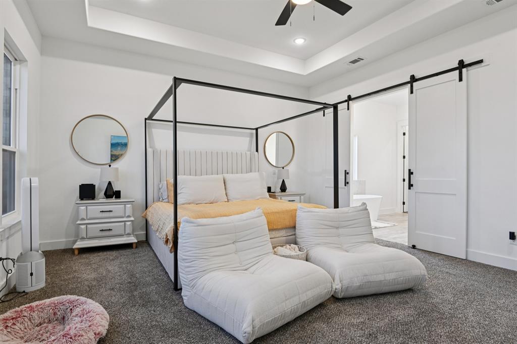 MOORES LAKE ESTATES PHASE 1 - Residential