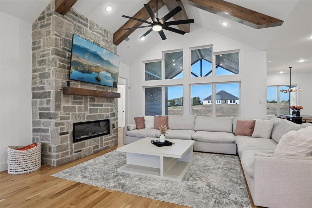 MOORES LAKE ESTATES PHASE 1 - Residential