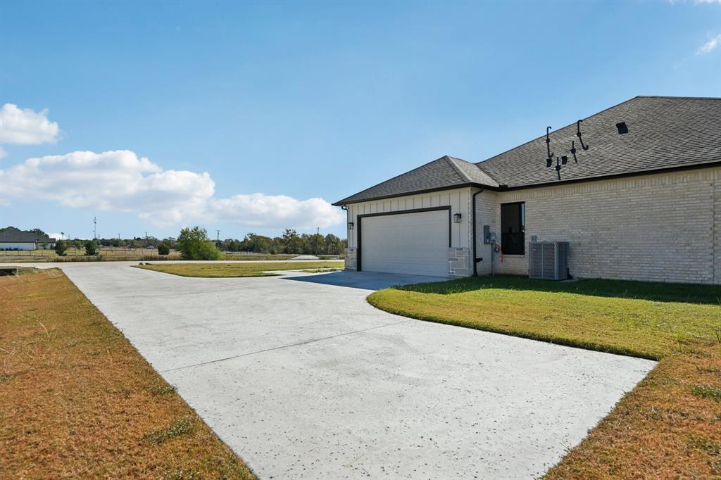 MOORES LAKE ESTATES PHASE 1 - Residential