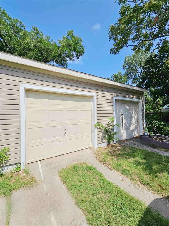 Mays Clyde W Add - Residential