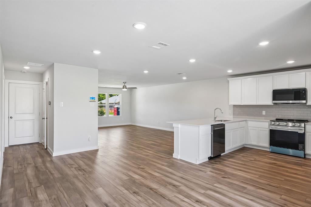 Middlefield Village - Residential
