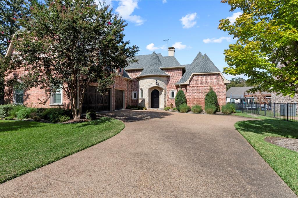 Pinnacle Club - Residential
