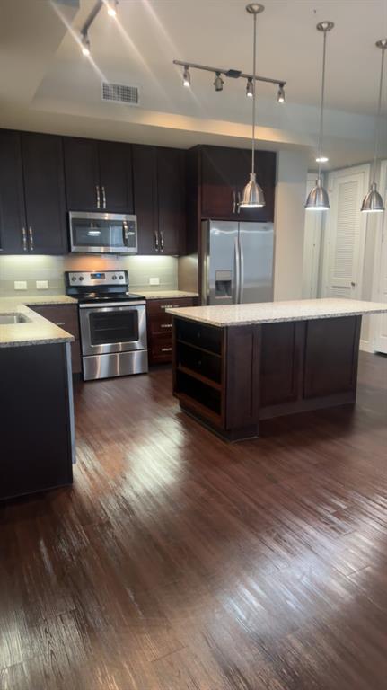 Gorgeous & spacious townhome for lease in Frisco ISD! This two story townhome features an open concept kitchen &  living area on the 1st floor & all 3 spacious bedrooms upstairs. Throughout the home you'll find granite countertops, custom lighting accents, new carpet & various storage areas. The primary bdrm features a double vanity, stand up shower and separate deep soaking tub as wll as a large walk in closet. Energy efficient WD included. Sonos speakers, Pet friendly! Access to Founders Hall Amenity Center featuring 2 pools w cabanas & sun deck, a game room, media room, billiards & ping pong tables, fully equipped fitness center, pet lawn & pet spa, coffee bar, private conference room w media & speaker capability. Additional mo. fee of $70 for use of Founders Hall Amenities. MARKET RENT IS $3081 BUT LIST PRICE REFLECTS MARKET RENT WITH 2 MO.FREE SELF-PRORATED ACROSS A 14 MO. LEASE TERM. MOVE INS MUST OCCUR BY NOV. 1ST IN ORDER TO RECEIVE THE 2 MONTHS FREE UPFRONT SPECIAL.