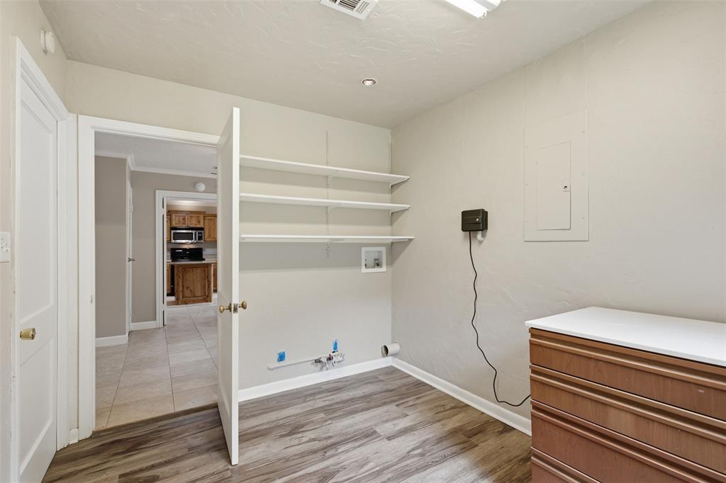 Mays Clyde W Add - Residential