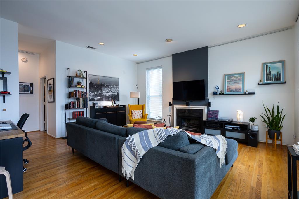 Holland Park Condo - Residential