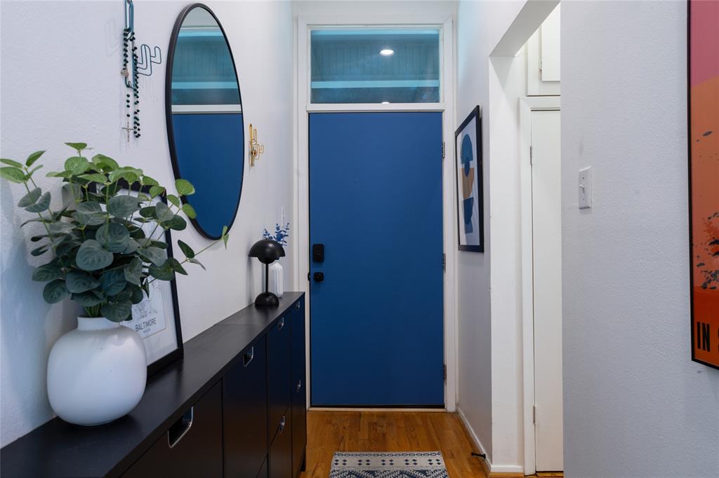 Holland Park Condo - Residential