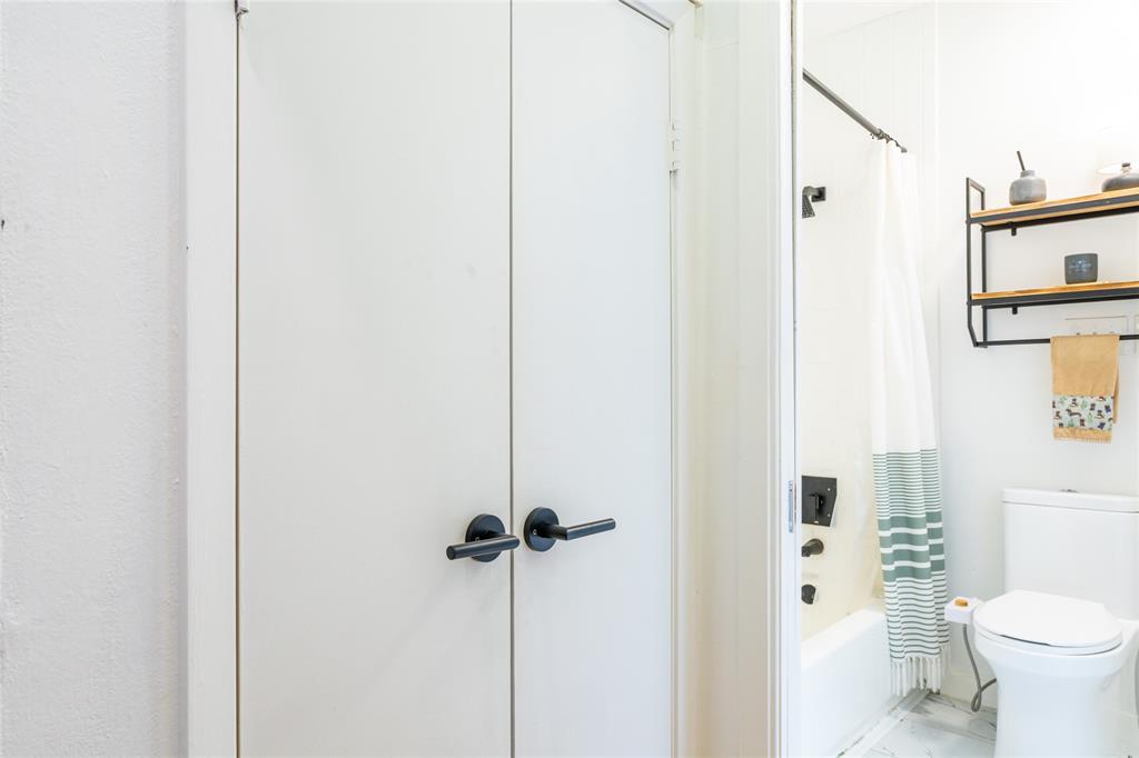 Holland Park Condo - Residential