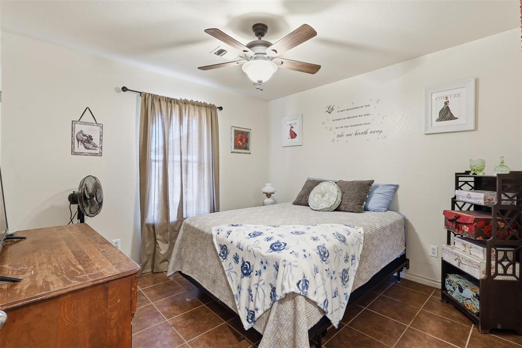 A0343 EM EUBANKS ACRES - Residential
