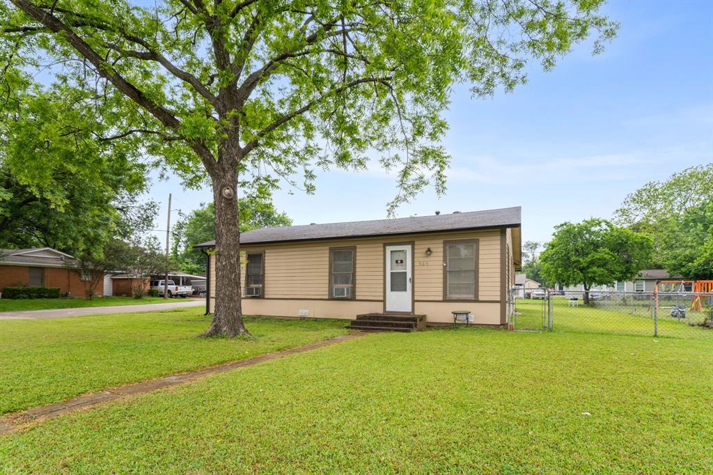 EDGEWOOD ENNIS - Residential
