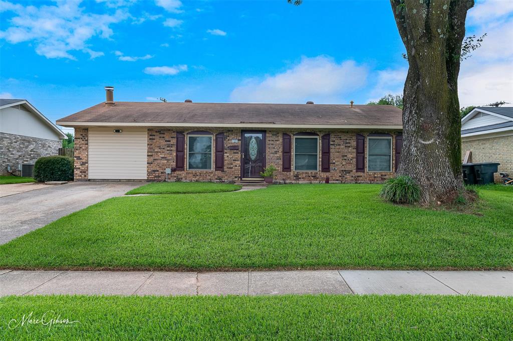 Move right in and make yourself at home! This 3-bedroom, 1.5-bath home in South Bossier offers 1,344 square feet of comfortable living space and is conveniently located just minutes from Barksdale Air Force Base. Freshly painted and professionally cleaned, this home is ready for its new owners. Inside, you’ll find laminate flooring and a functional layout perfect for everyday living. Outside, enjoy a large privacy-fenced backyard with plenty of room to play, garden, or entertain. The covered patio provides a great place to relax, while the backyard shop with electricity and its own covered patio adds endless possibilities for storage, hobbies, or a workshop. Call and schedule an appointment today to see this beautiful well-maintained home while it lasts!