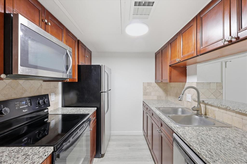 Hill Park Lane Condos - Residential