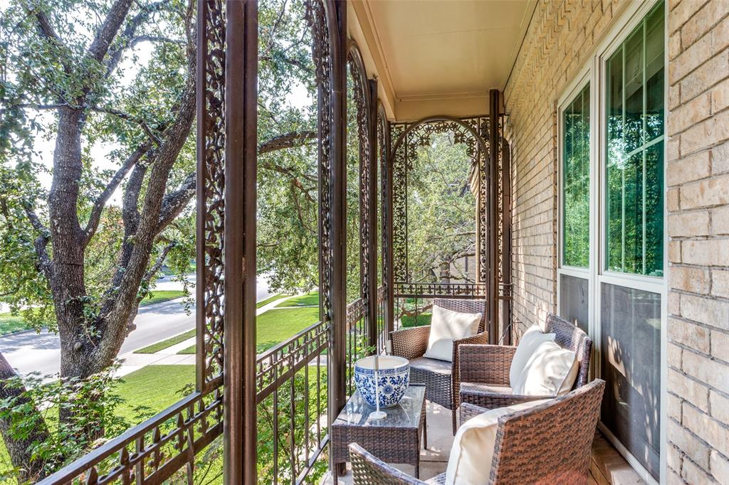 Royale Orleans East Condo - Residential