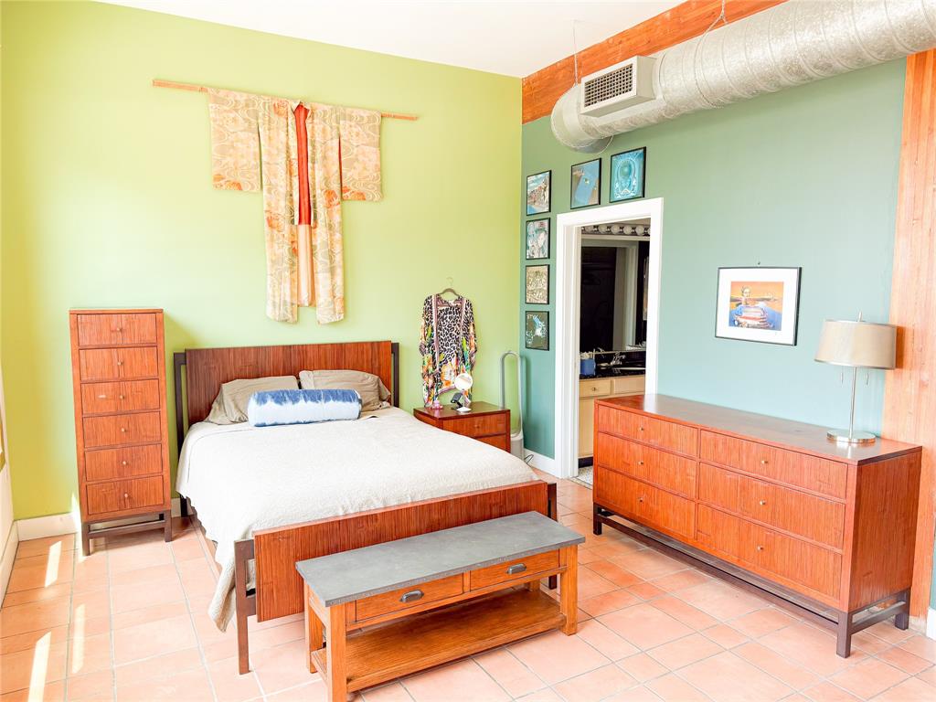Live Oak Lofts Condo - Residential
