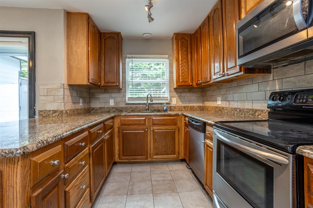 MEADOW CREEK ESTATES - Residential