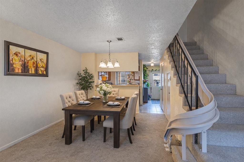 Carriagehouse Village-Victoria Place - Residential