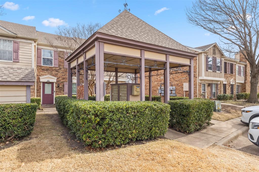 Carriagehouse Village-Victoria Place - Residential