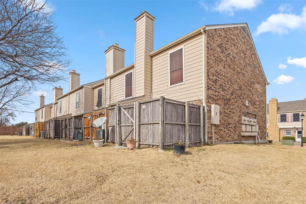 Carriagehouse Village-Victoria Place - Residential