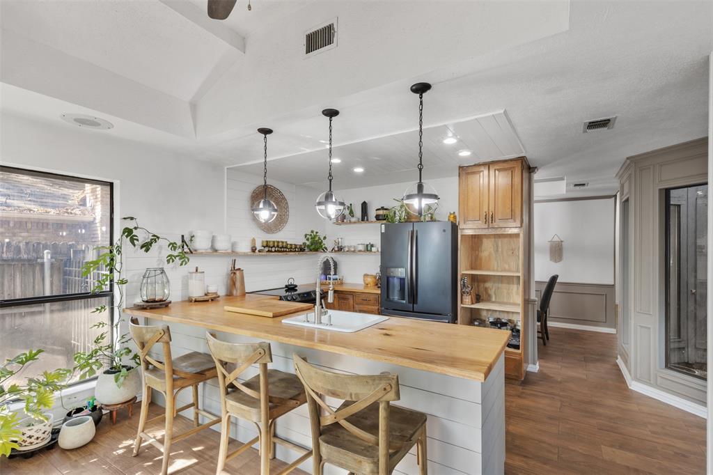 Mc Kamy Oaks Add - Residential