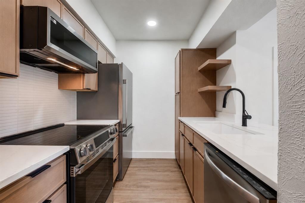 One Holland Place Condos - Residential