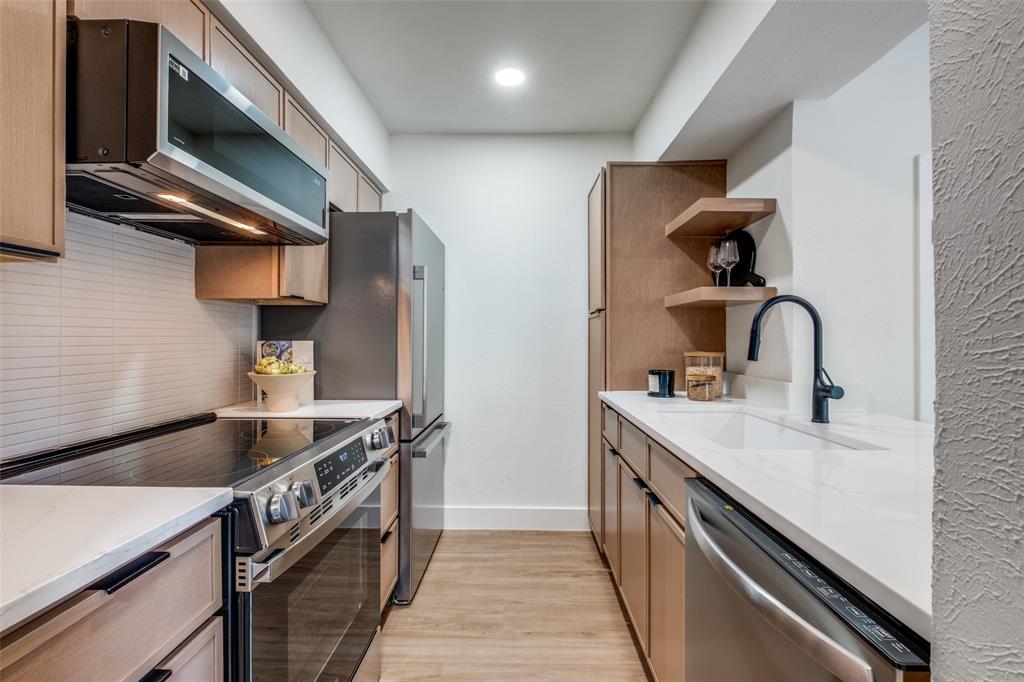 One Holland Place Condos - Residential