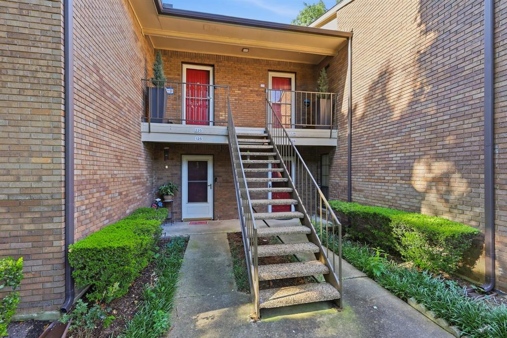 Wedglea Place Condo - Residential