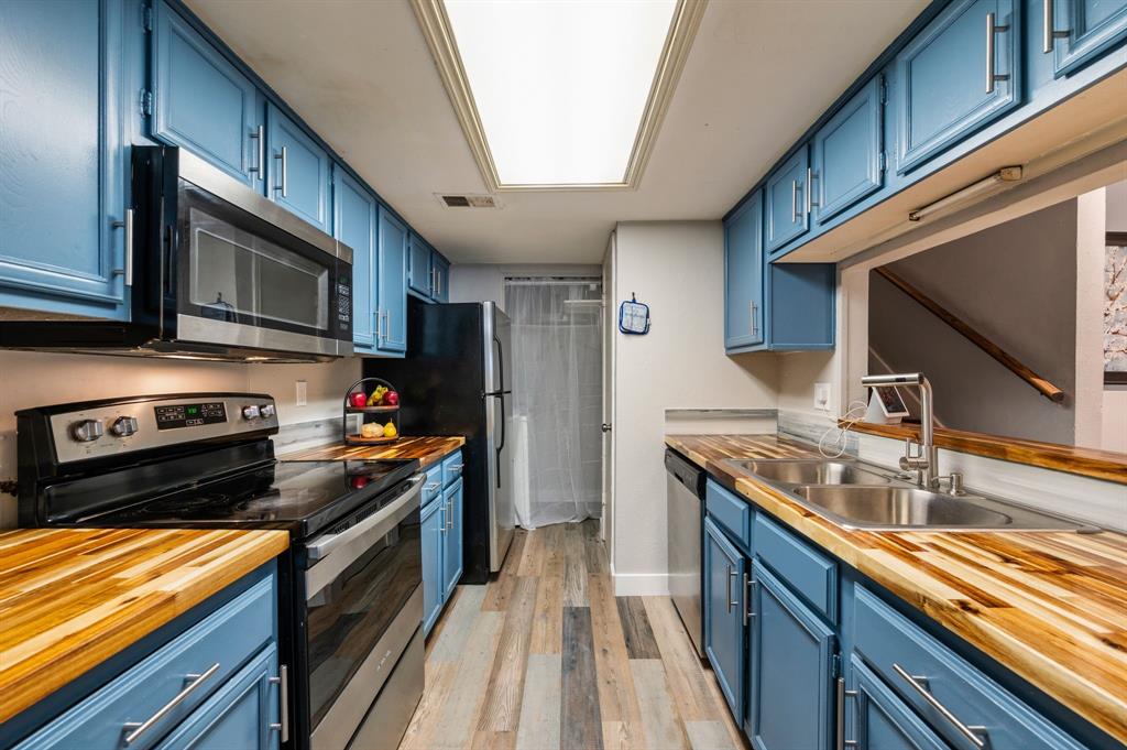 Springtree Crossing Condos - Residential