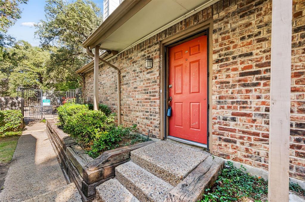 Springtree Crossing Condos - Residential