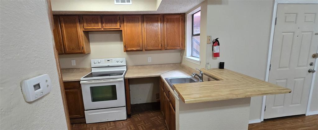 Richland Trace Condos - Residential