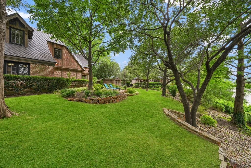 Lakes On Legacy Drive Ph 2 The - Residential