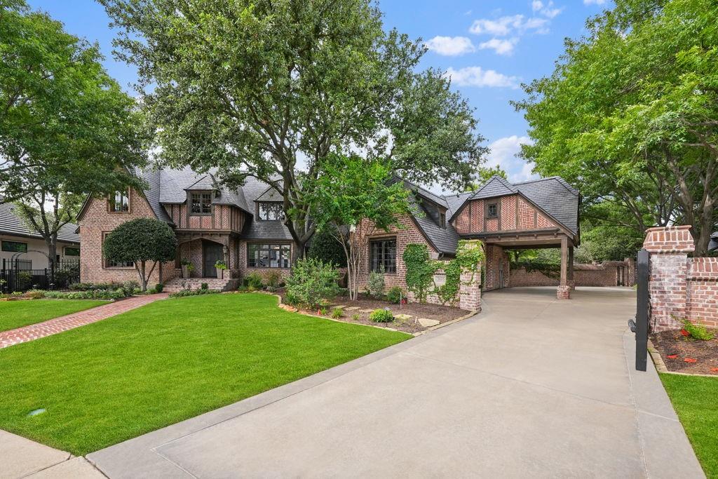 Lakes On Legacy Drive Ph 2 The - Residential
