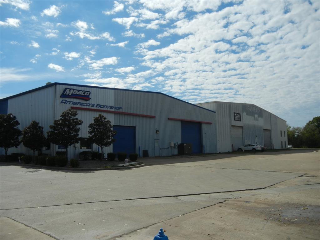 Industrial commercial building with tenants.  Seller is a court appointed receiver.  The information herein is incomplete and it has been assembled from various sources and is not guaranteed to be accurate.  Financial information has not been furnished by ower.  Seller has no survey and the legal description attached is only assumed to be accurate.  Buyer must perform their own due diligence.