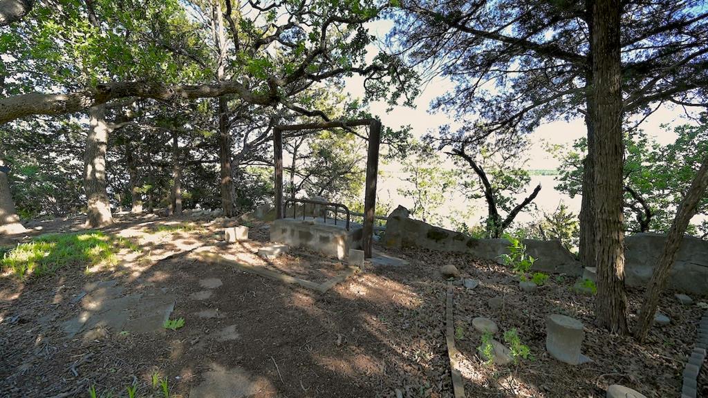 Hillcrest Lake - Land