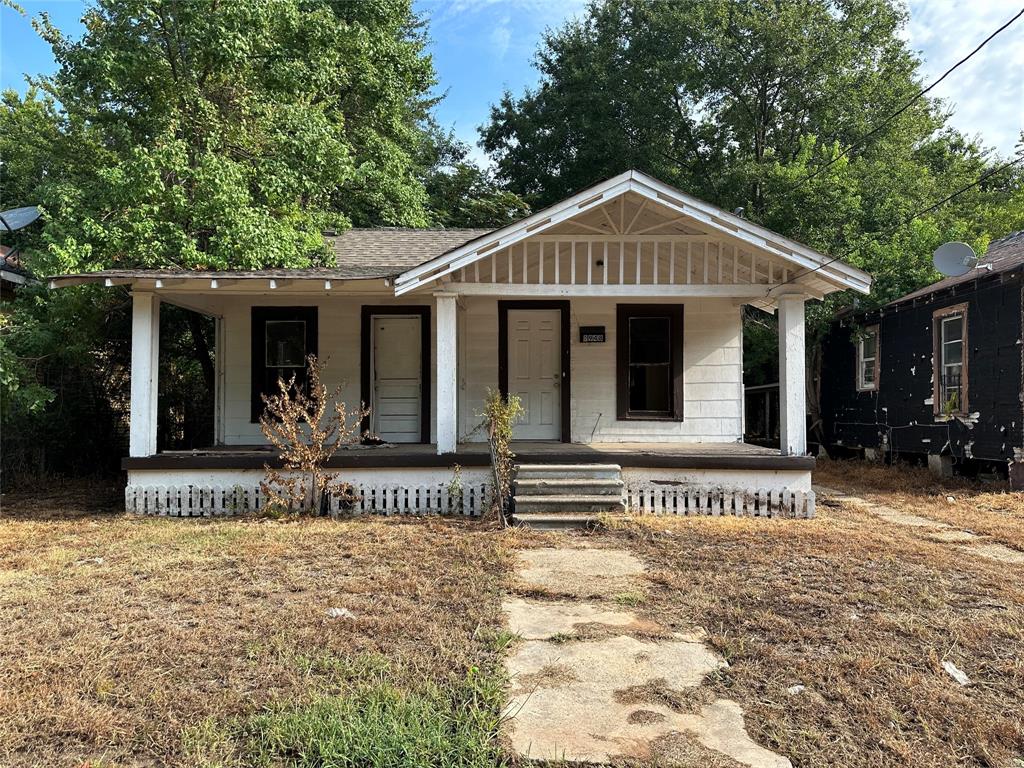 This 3-bedroom, 1-bathroom home presents a great investment opportunity for those looking to renovate and add value. While updates and renovations will be needed, the property offers a functional layout and convenient location close to local amenities, schools, and major roadways. Ideal for a rental or resale project.