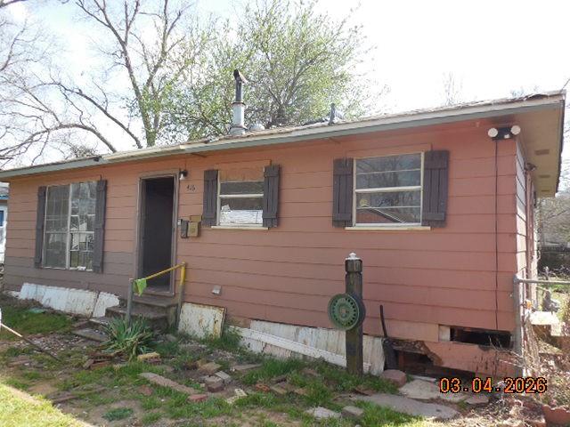2br-1ba home close to I-20 and downtown Shreveport. Property sold in as is condition with no repairs made by the seller.