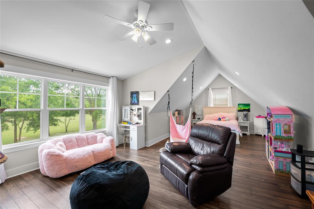 Canadas Glade Creek Estate - Residential