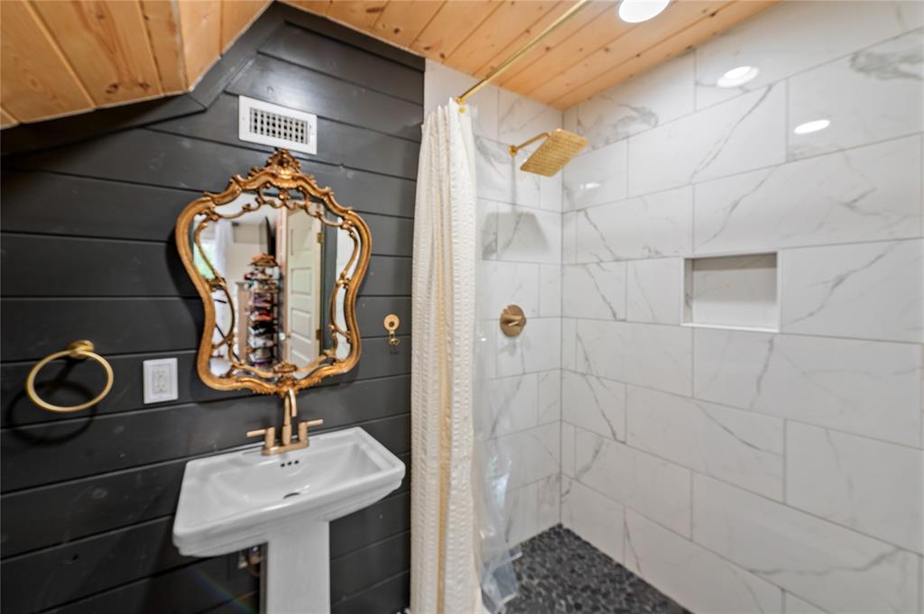 Canadas Glade Creek Estate - Residential