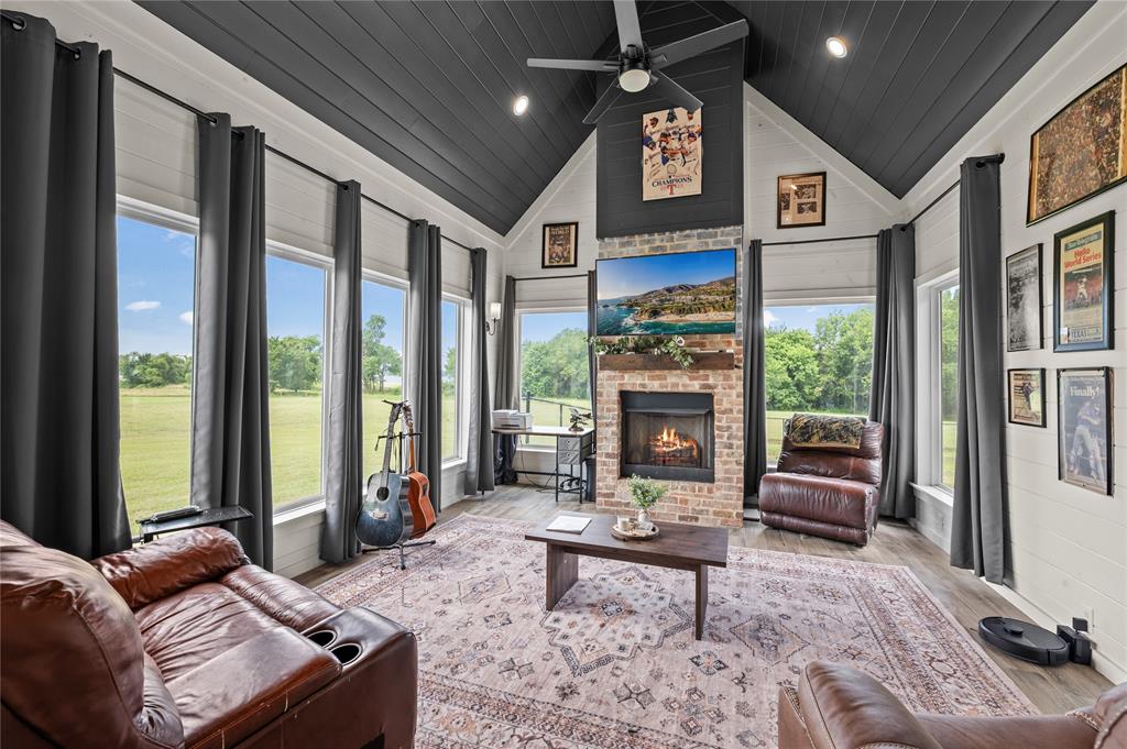 Canadas Glade Creek Estate - Residential