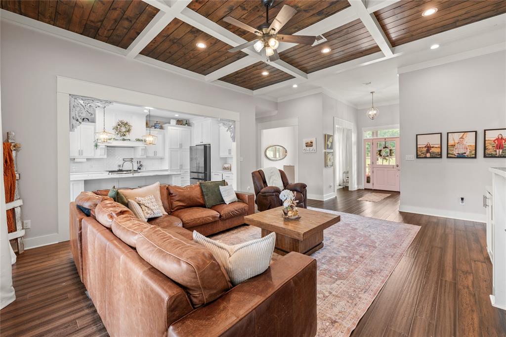 Canadas Glade Creek Estate - Residential