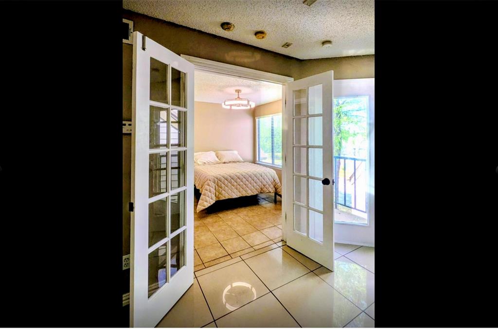 Arlington Oaks Condo - Residential