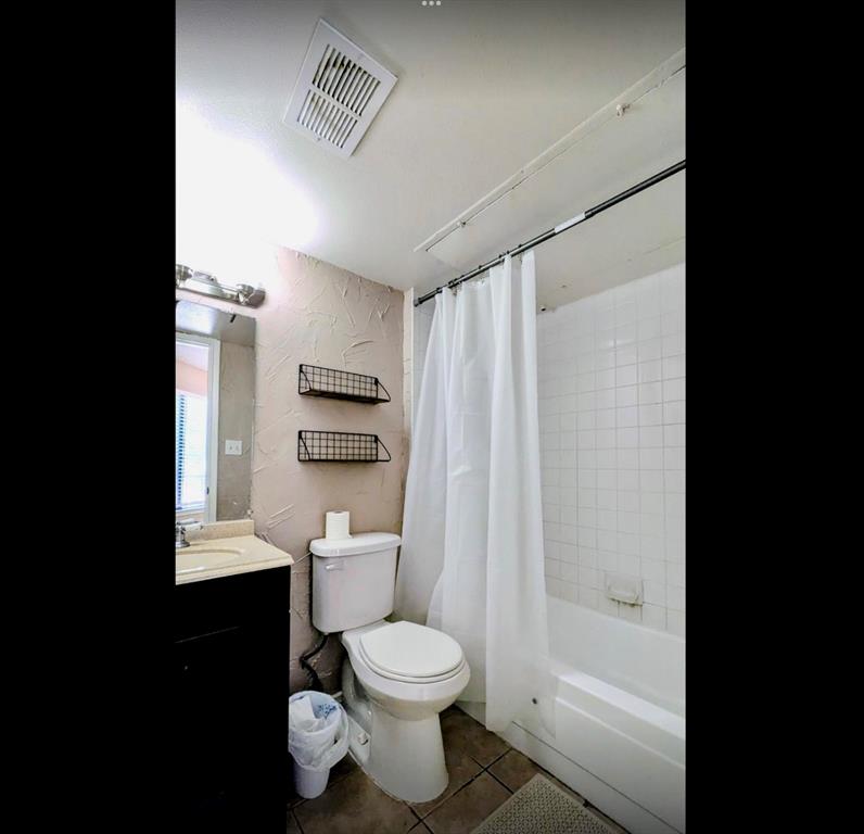 Arlington Oaks Condo - Residential