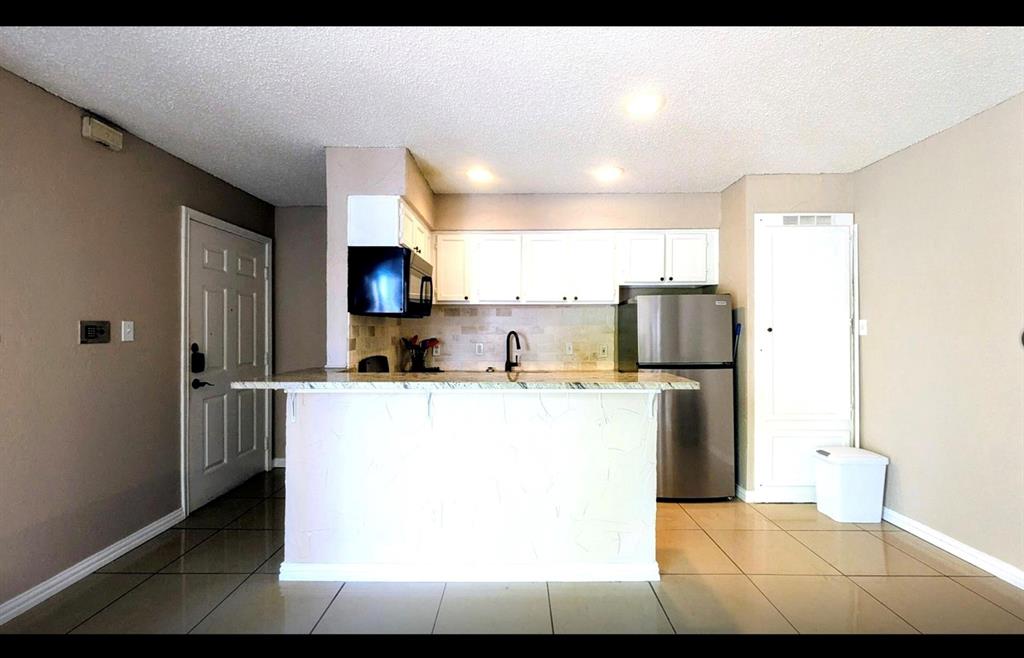 Arlington Oaks Condo - Residential