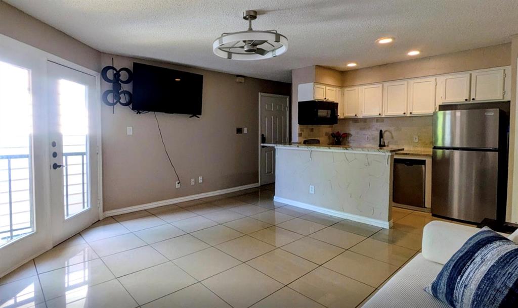 Arlington Oaks Condo - Residential