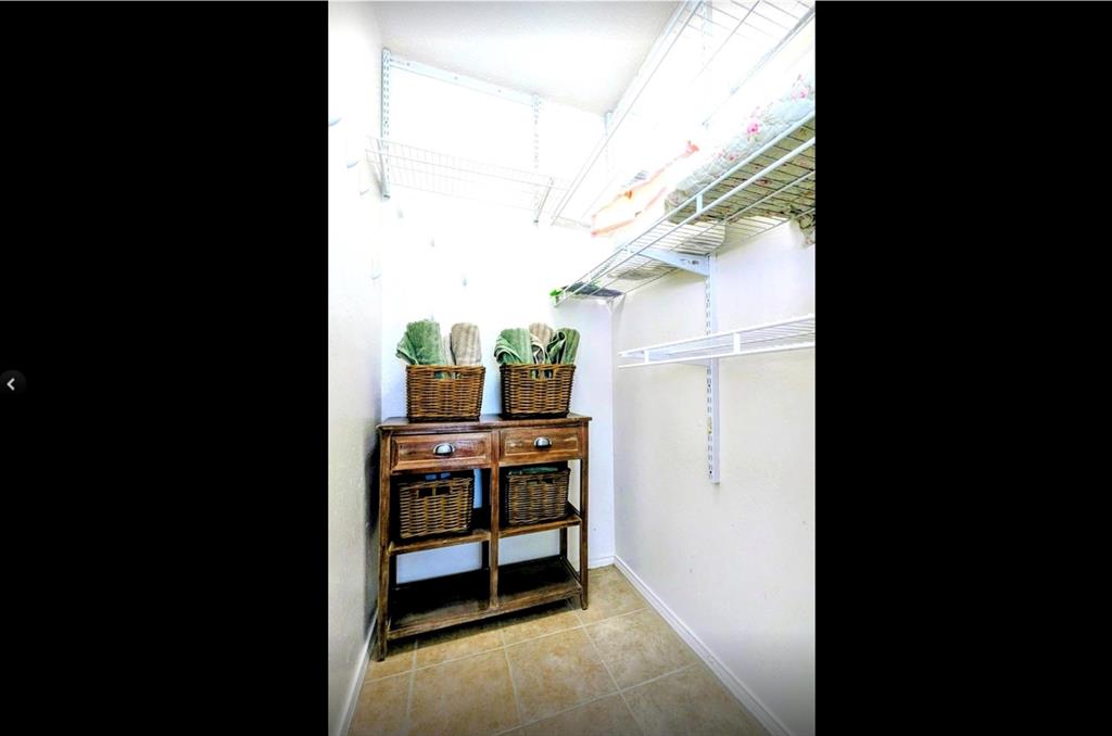 Arlington Oaks Condo - Residential