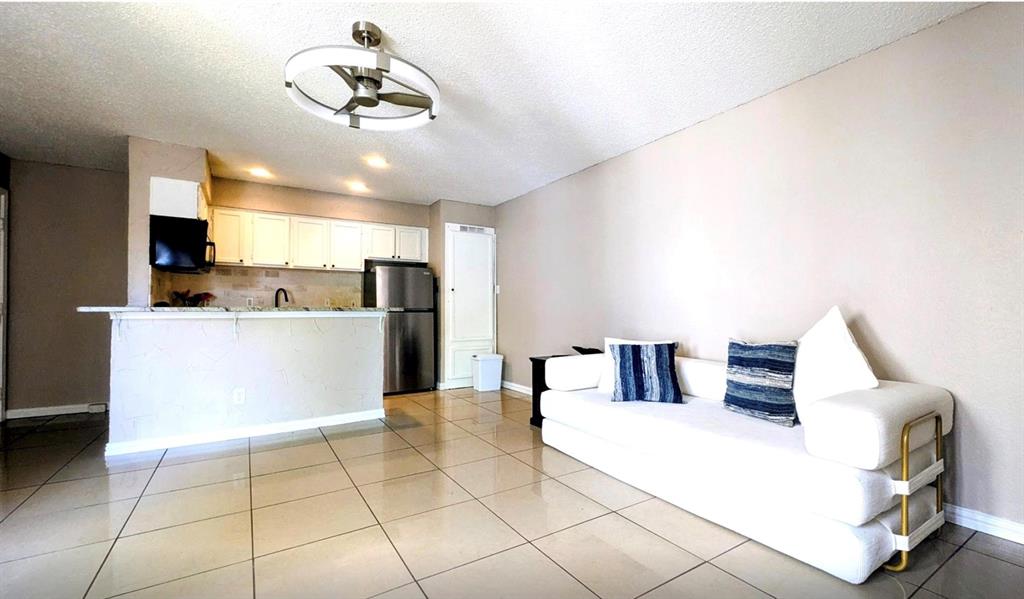 Arlington Oaks Condo - Residential
